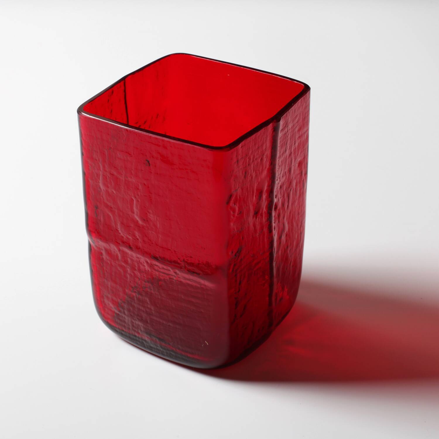 Mid-Century Modern Red Glass Vase by Christer Sjögren, Lindshammar, Sweden