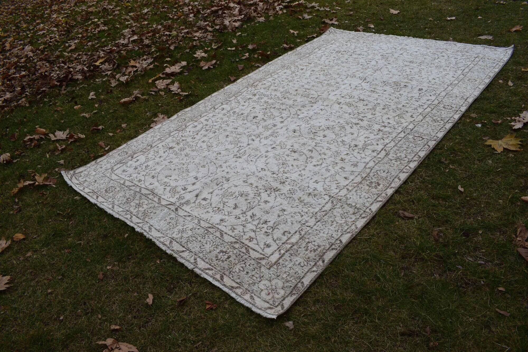 Vintage Turkish Oushak rug 168x290 cm