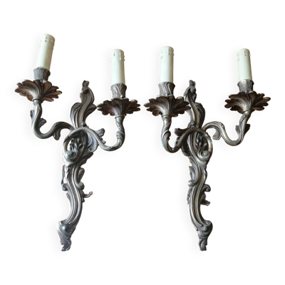 Paire d'applique en bronze de style louis xv rocaille