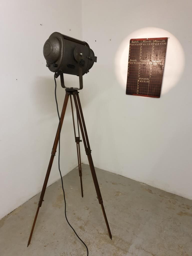 Cremer AE Paris projector