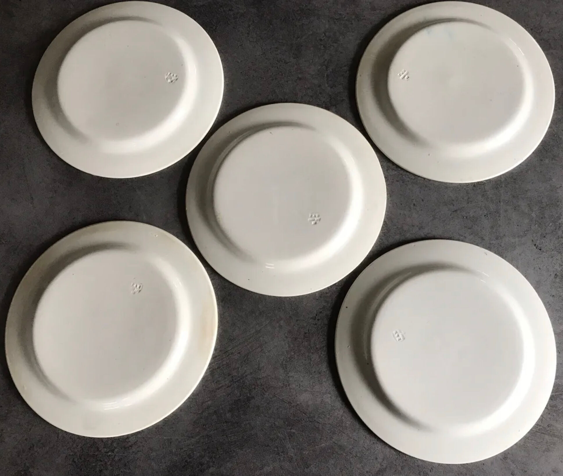 Lot of 5 plates in earthenware of choisy-le-roi, p&h, decoration of rébus, xixth