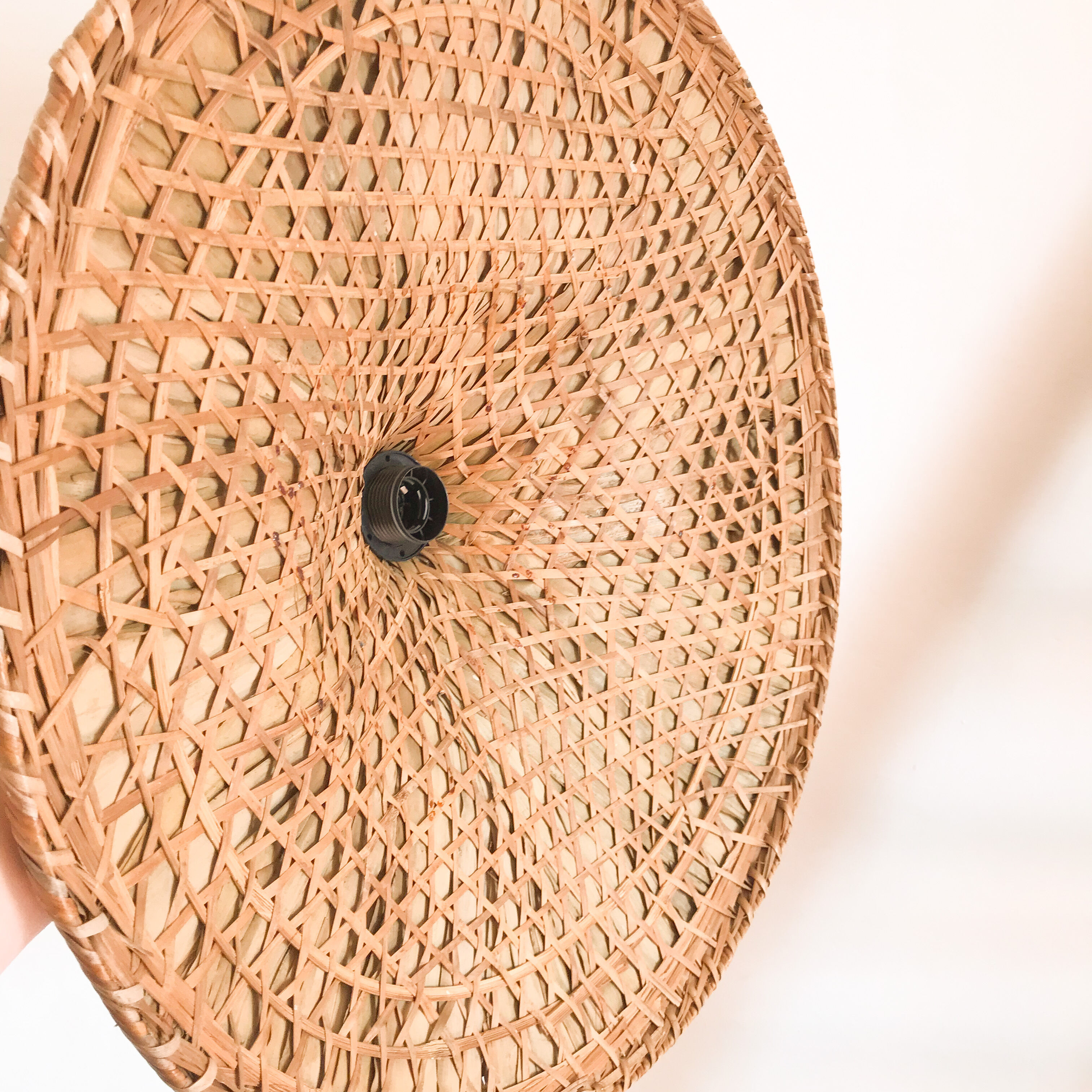 Wicker pendant lamp
