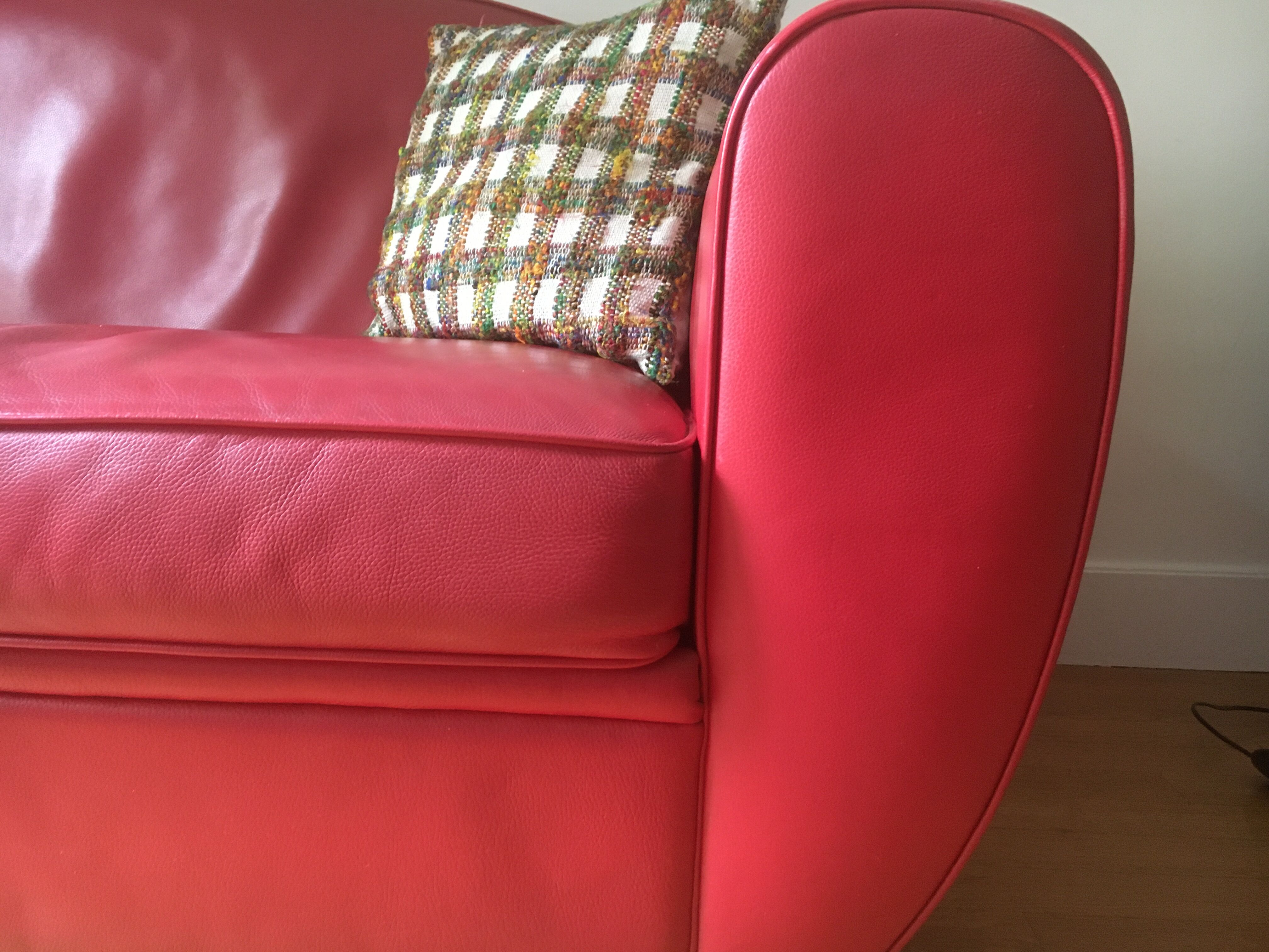 Sofa Hugues Chevalier red hermes