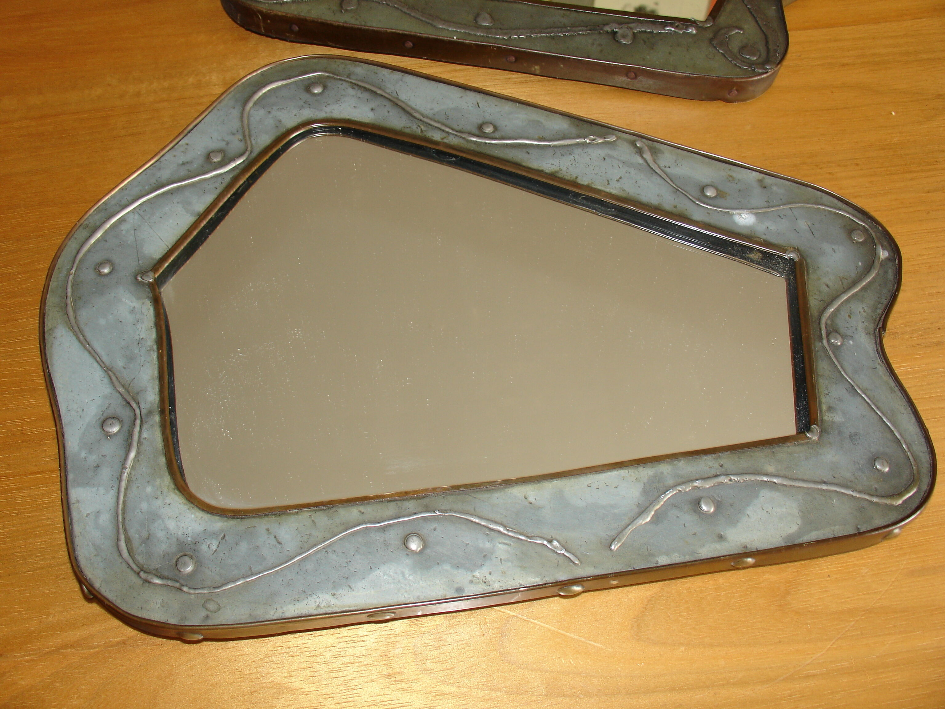 Pair of mirrors around 1950 in Tin and copper 28x35cm