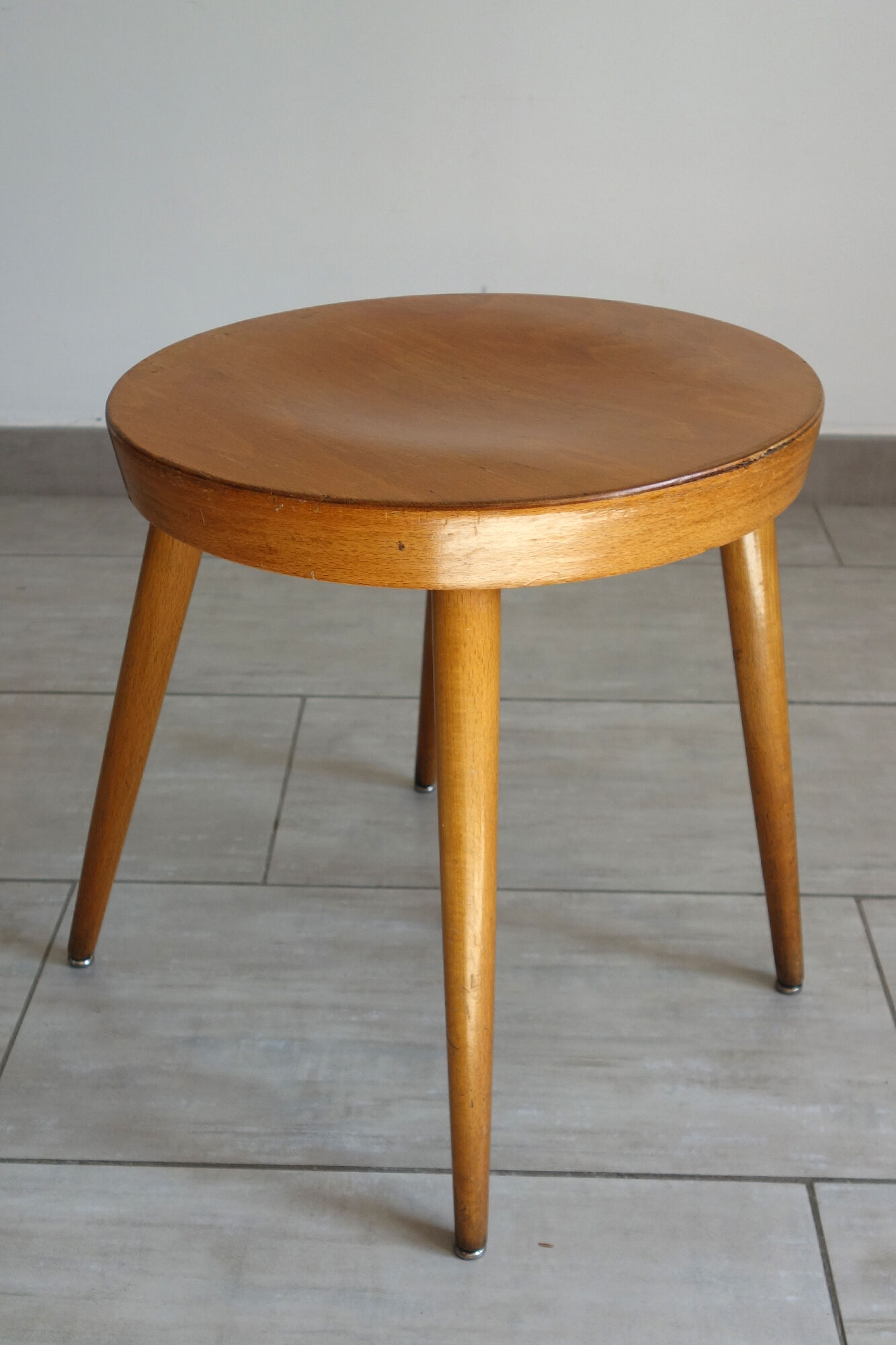 Tabouret bas mouette