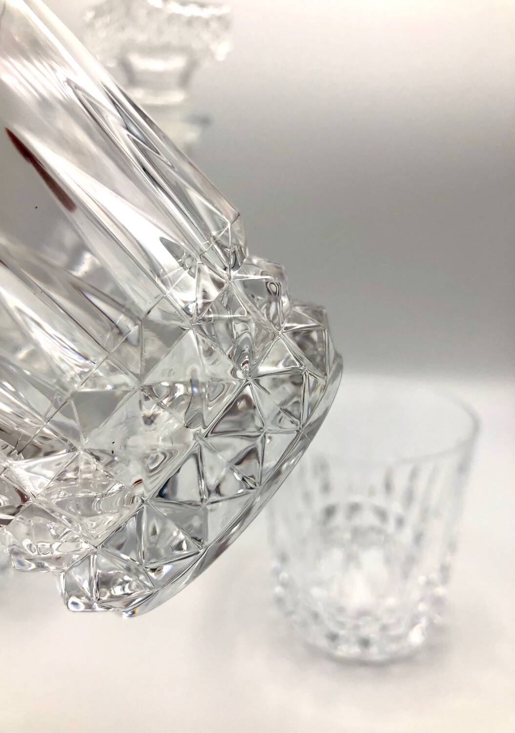 Vintage whiskey service