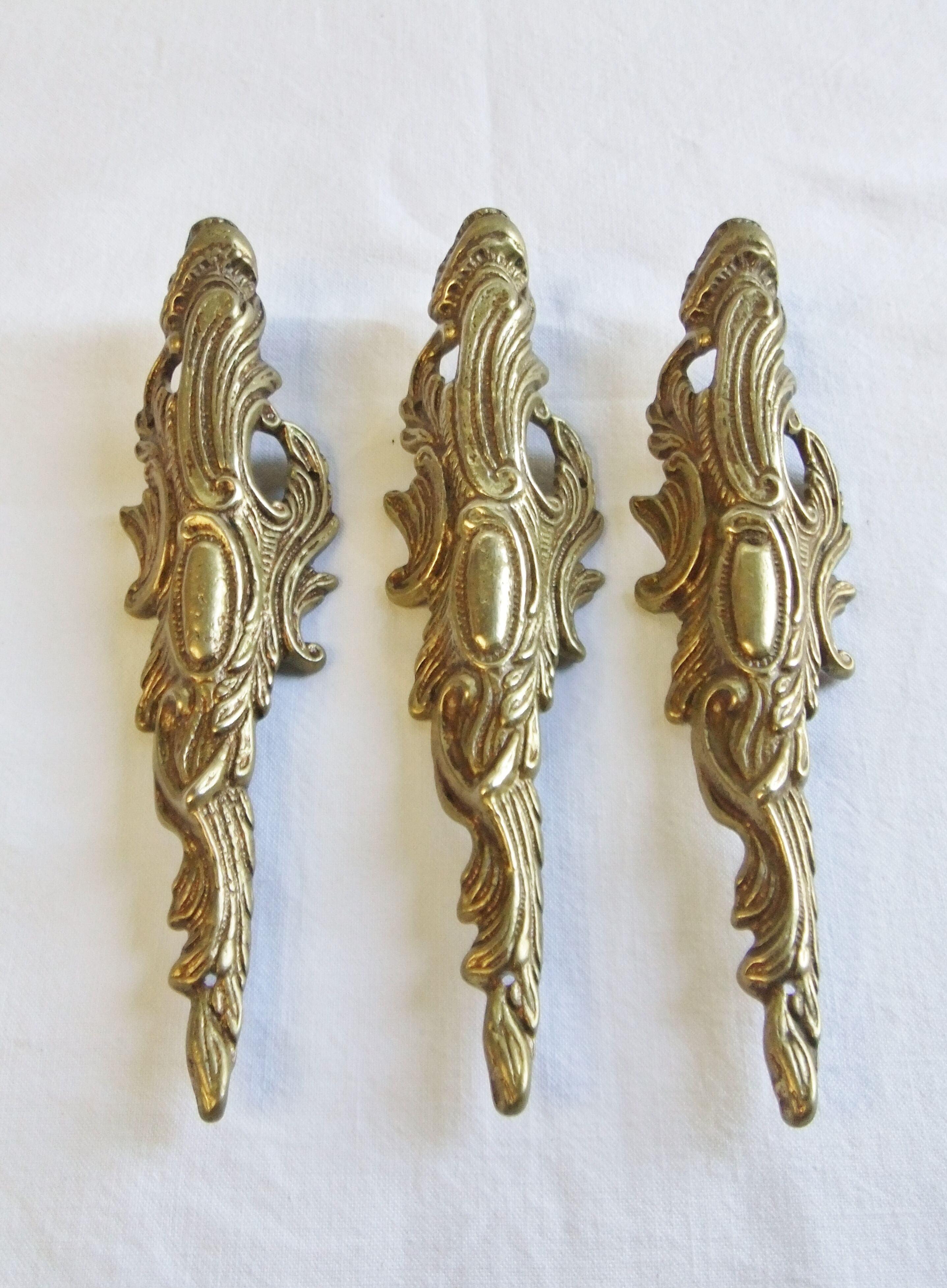 Antique bronze corner furniture ornaments