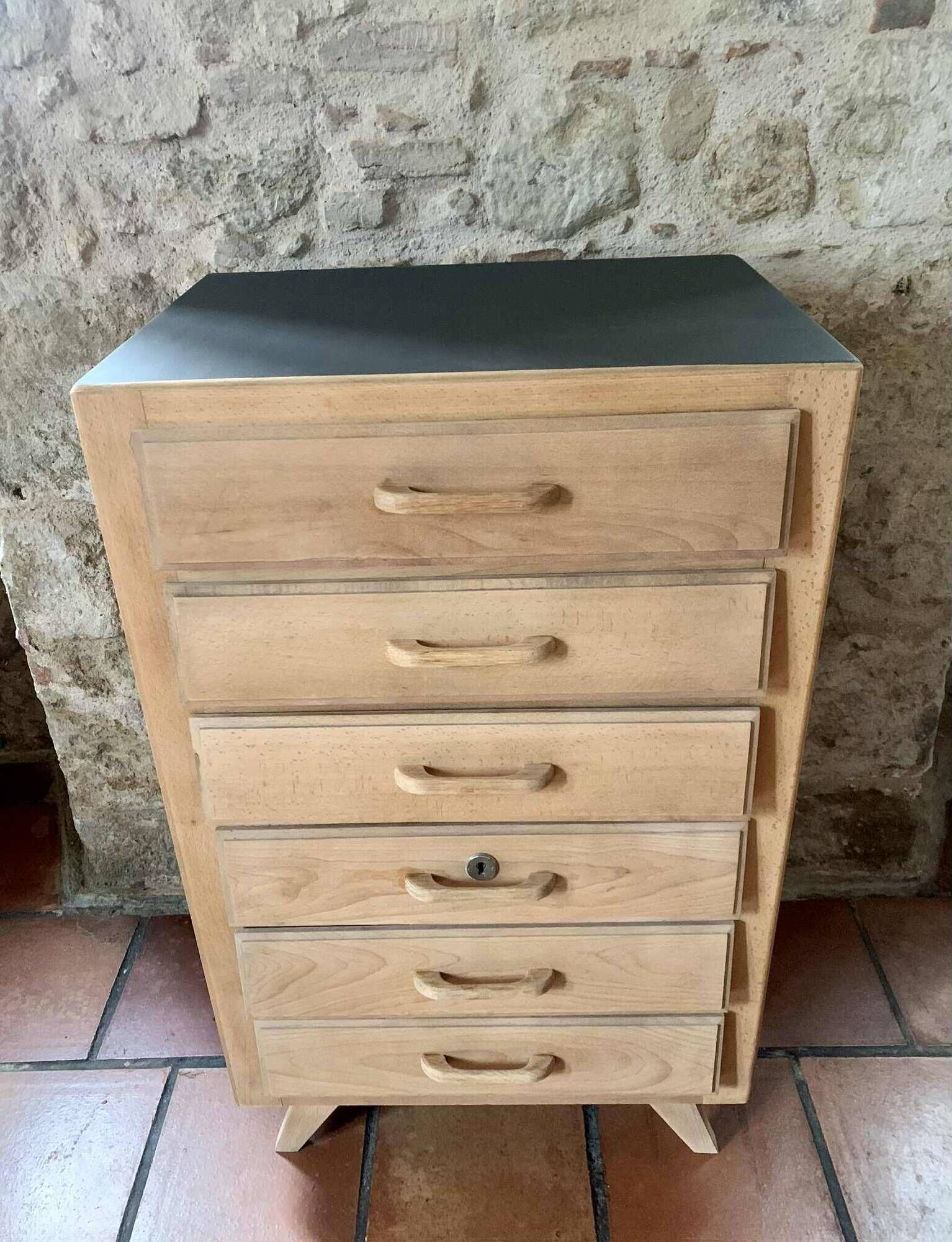 Chest of drawers with 6 drawers in matte cast iron colour.