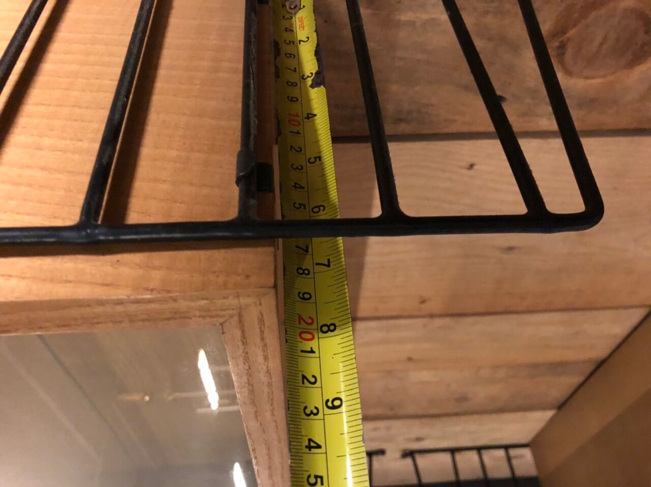 Wall unit ntrinning strinning shelf desk for string design