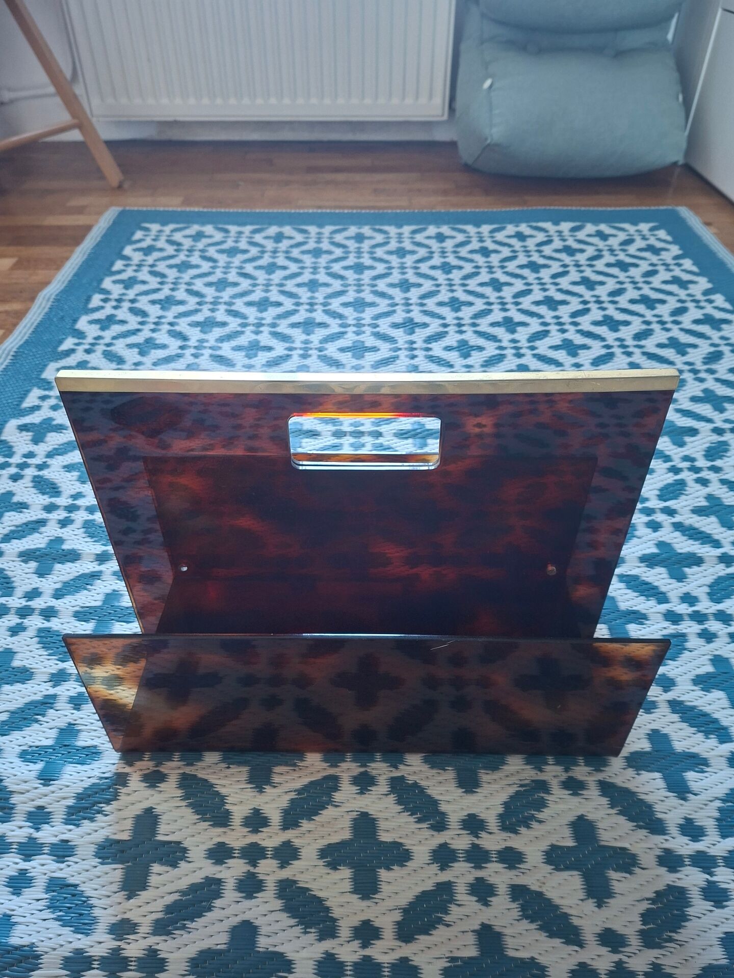 Vintage magazine rack from the 70s.