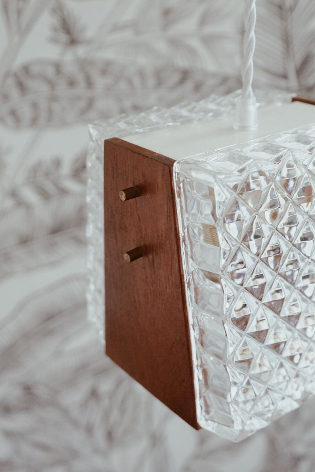 Scandinavian teak and glass pendant light 🌿 Vintage
