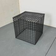 Table d'appoint cubiste moderniste en acier, années 1980