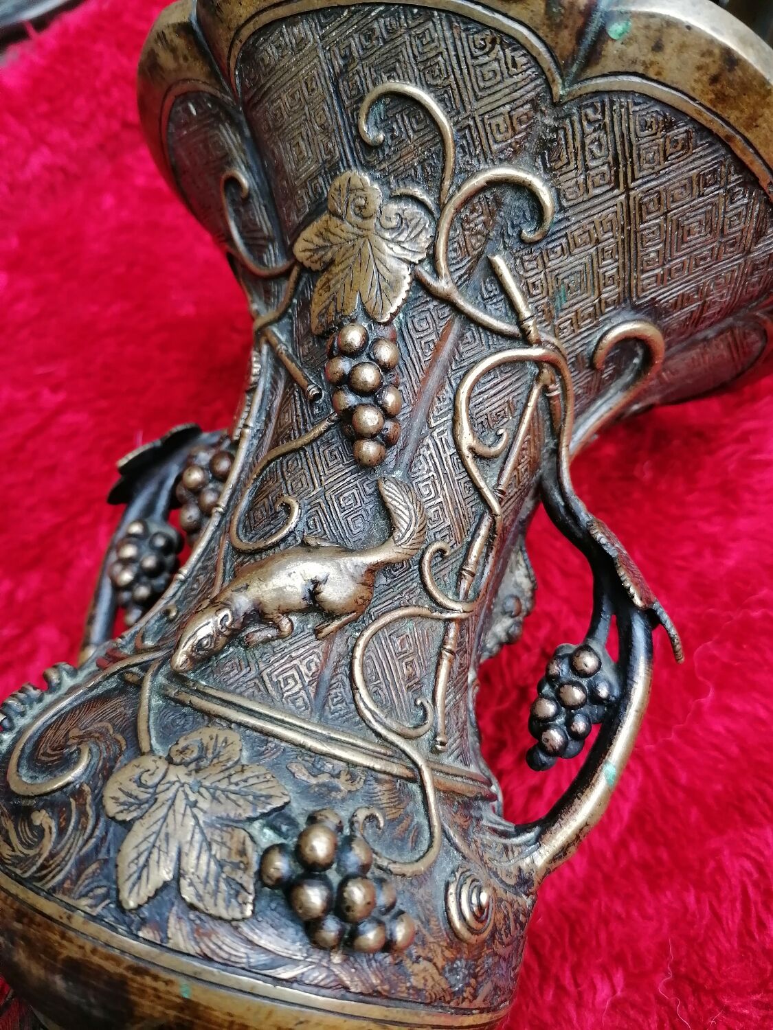 Chinese polylobed vase bronze