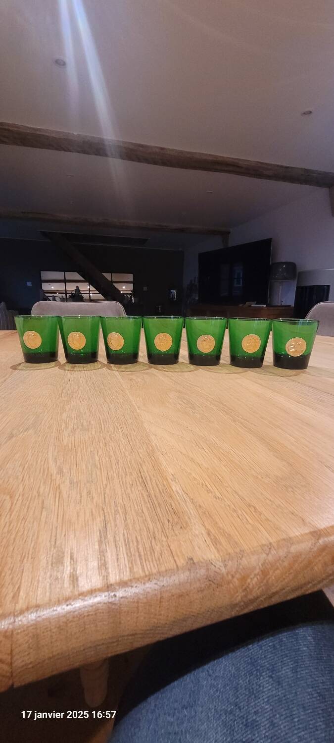 7 BYRRH green glasses