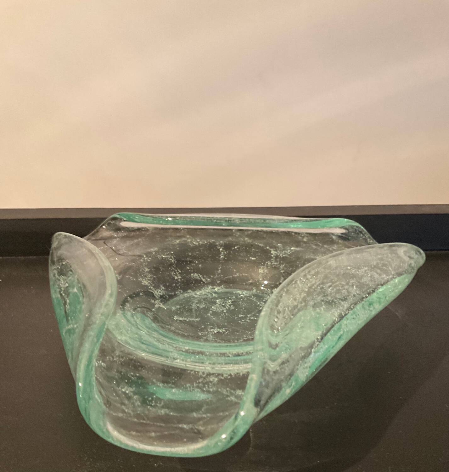 Vintage pocket in bubbled glass paste