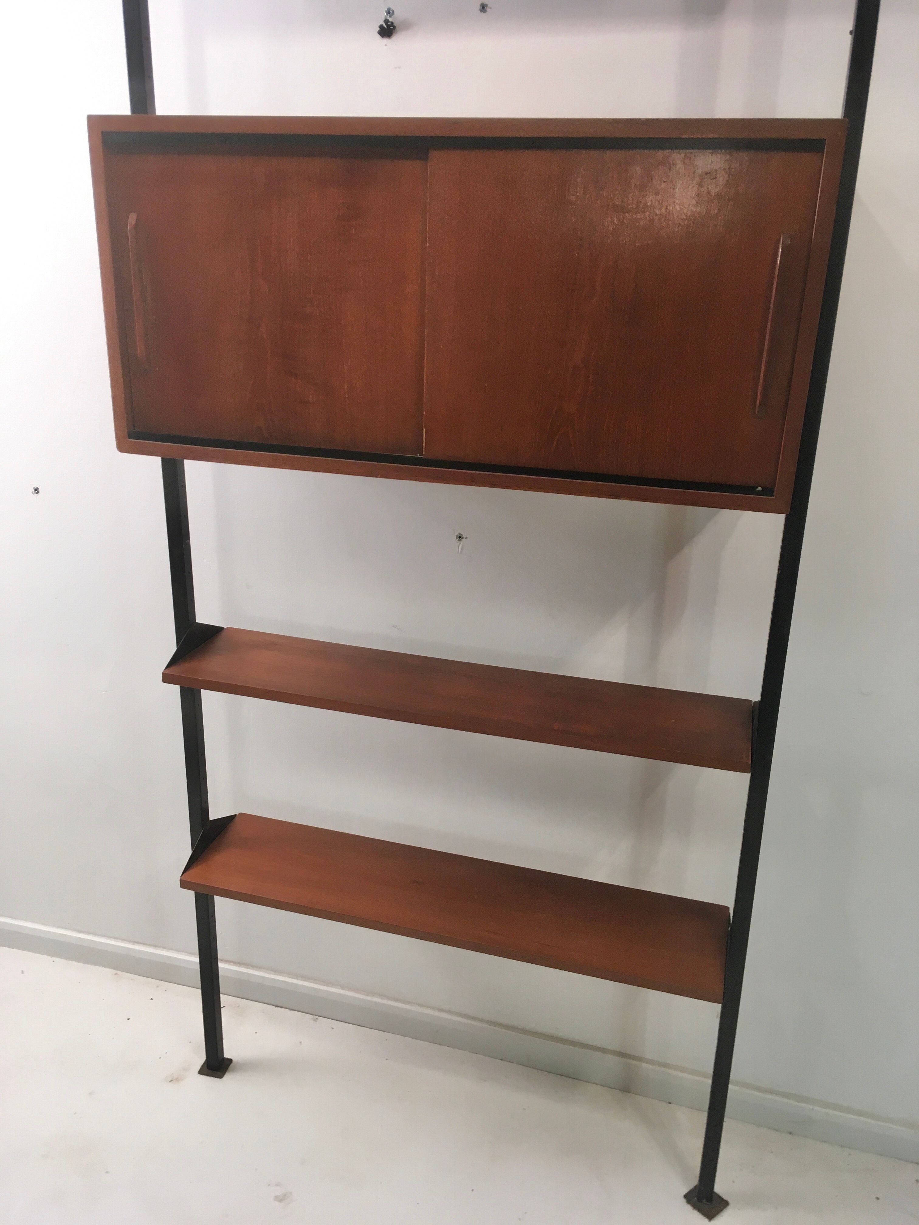 Floor/ceiling library 60s