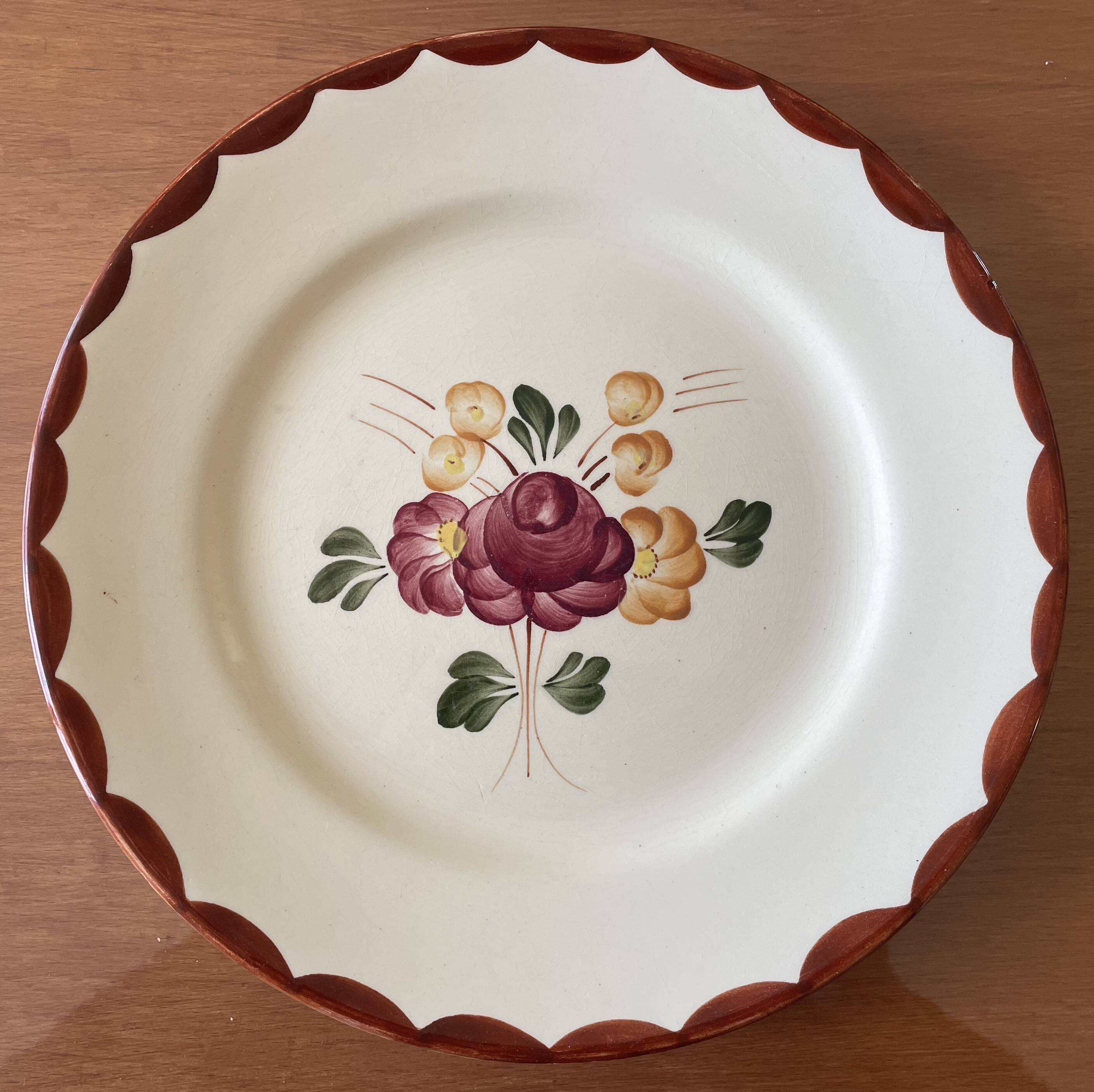 6 assiettes plates anciennes en faïence de Longchamp