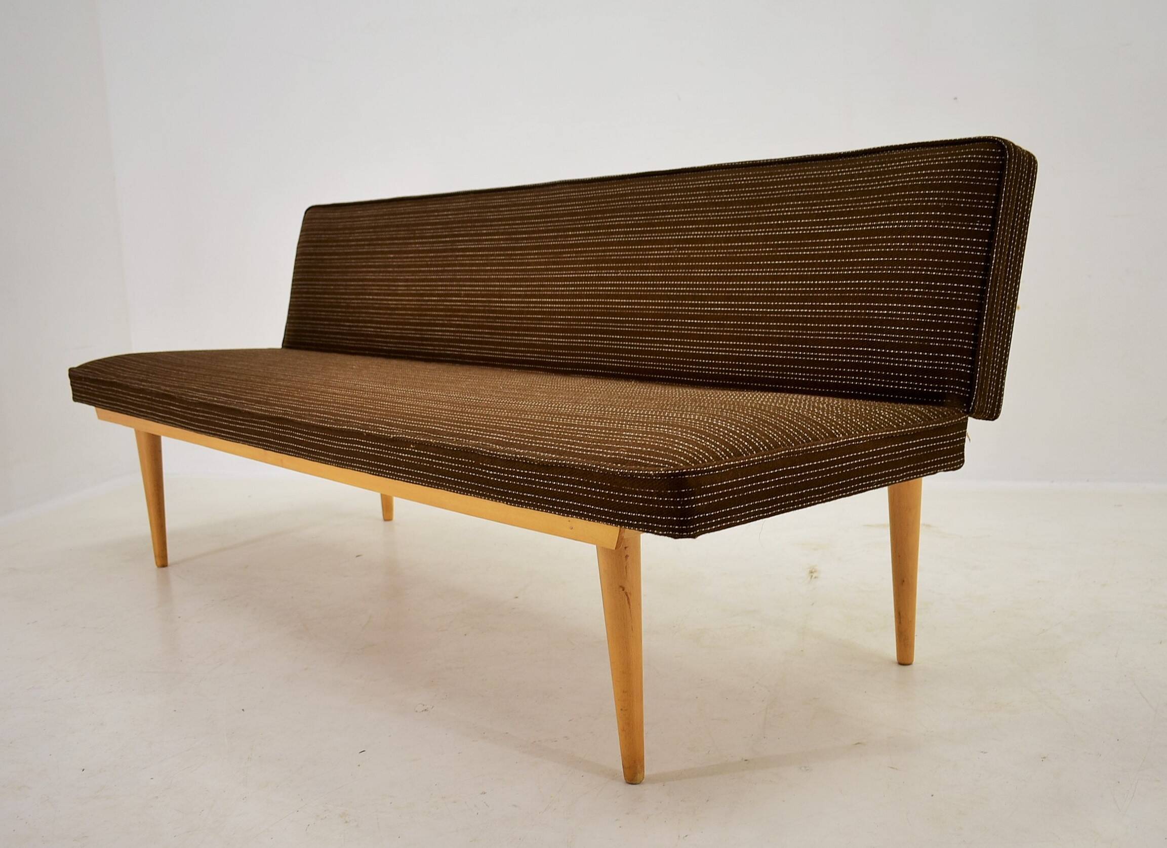 Mid-century Sofa or Day Bed by Miroslav Navrátil, Interier Praha, 1960's