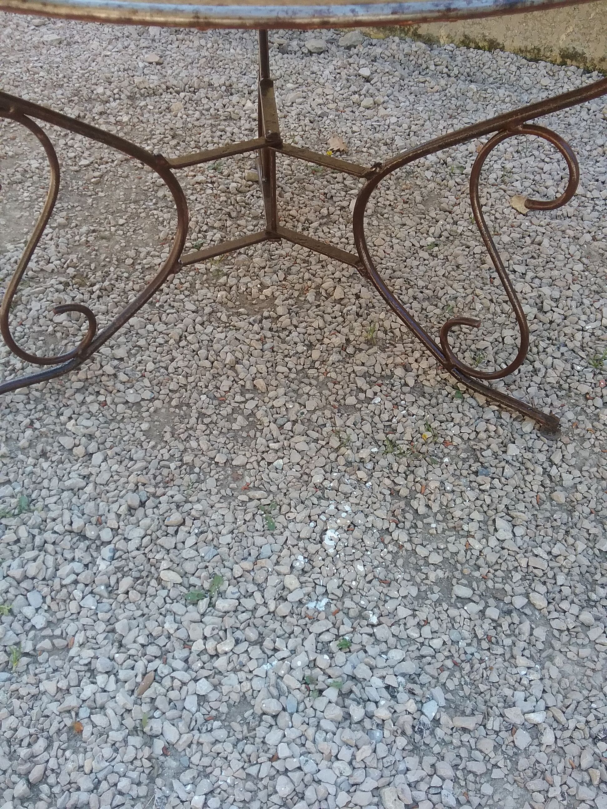 Outdoor coffee table