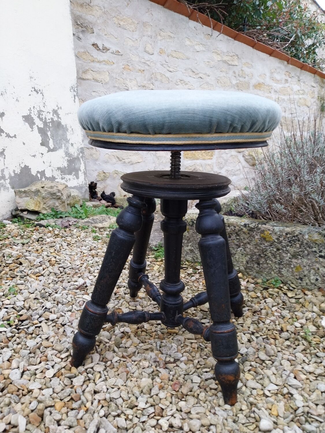 Napoleon III piano stool
