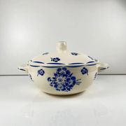 Half-porcelain soup tureen from Badonviller, blue flower pattern, early 20th century.