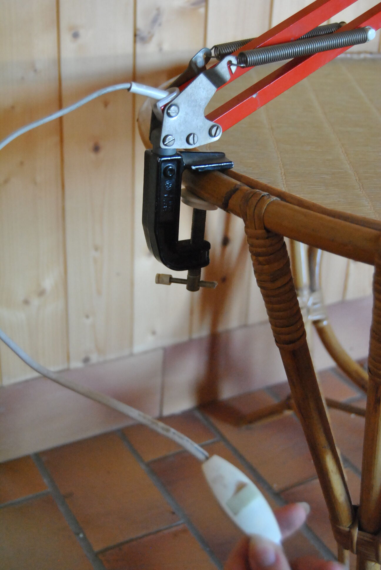 Red articulated workshop lamp 70s