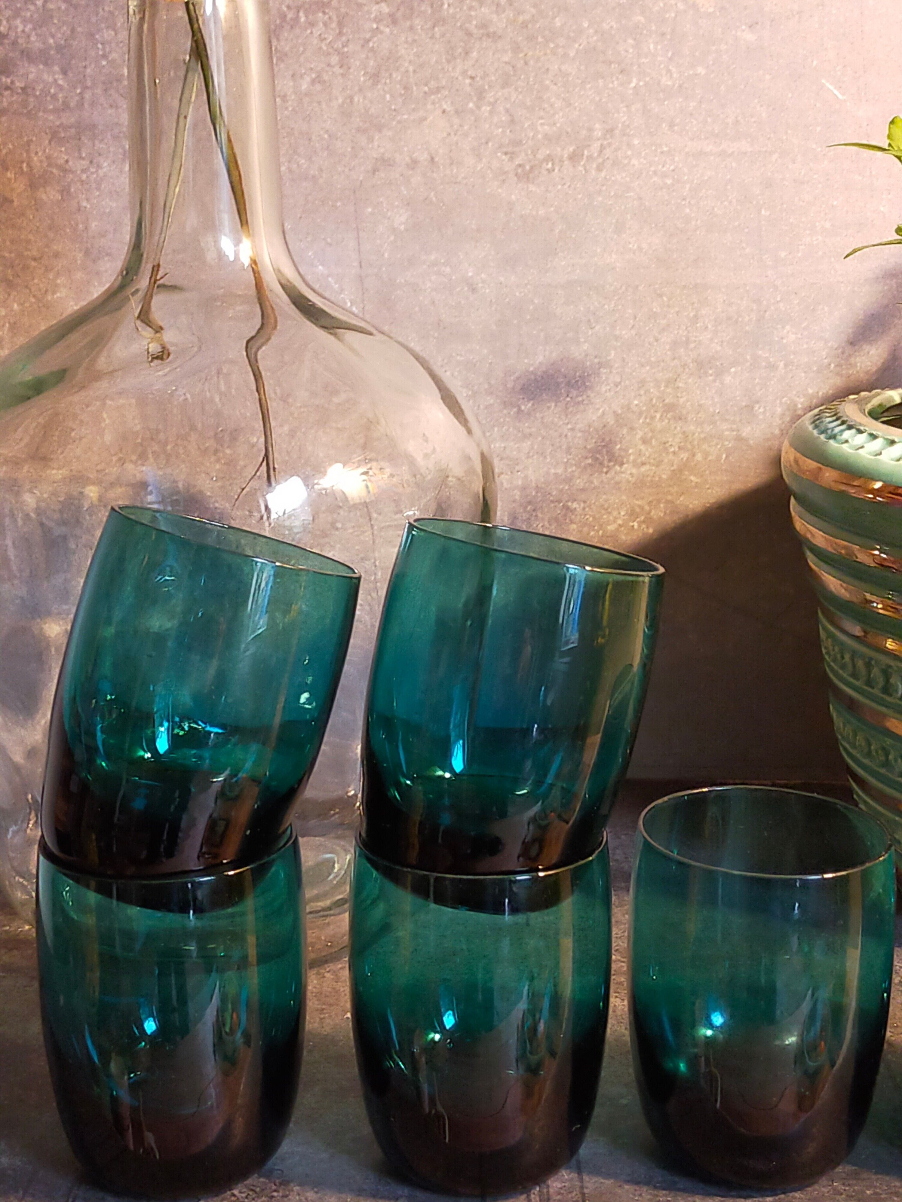 Six verres de verrier bleus paon vintages