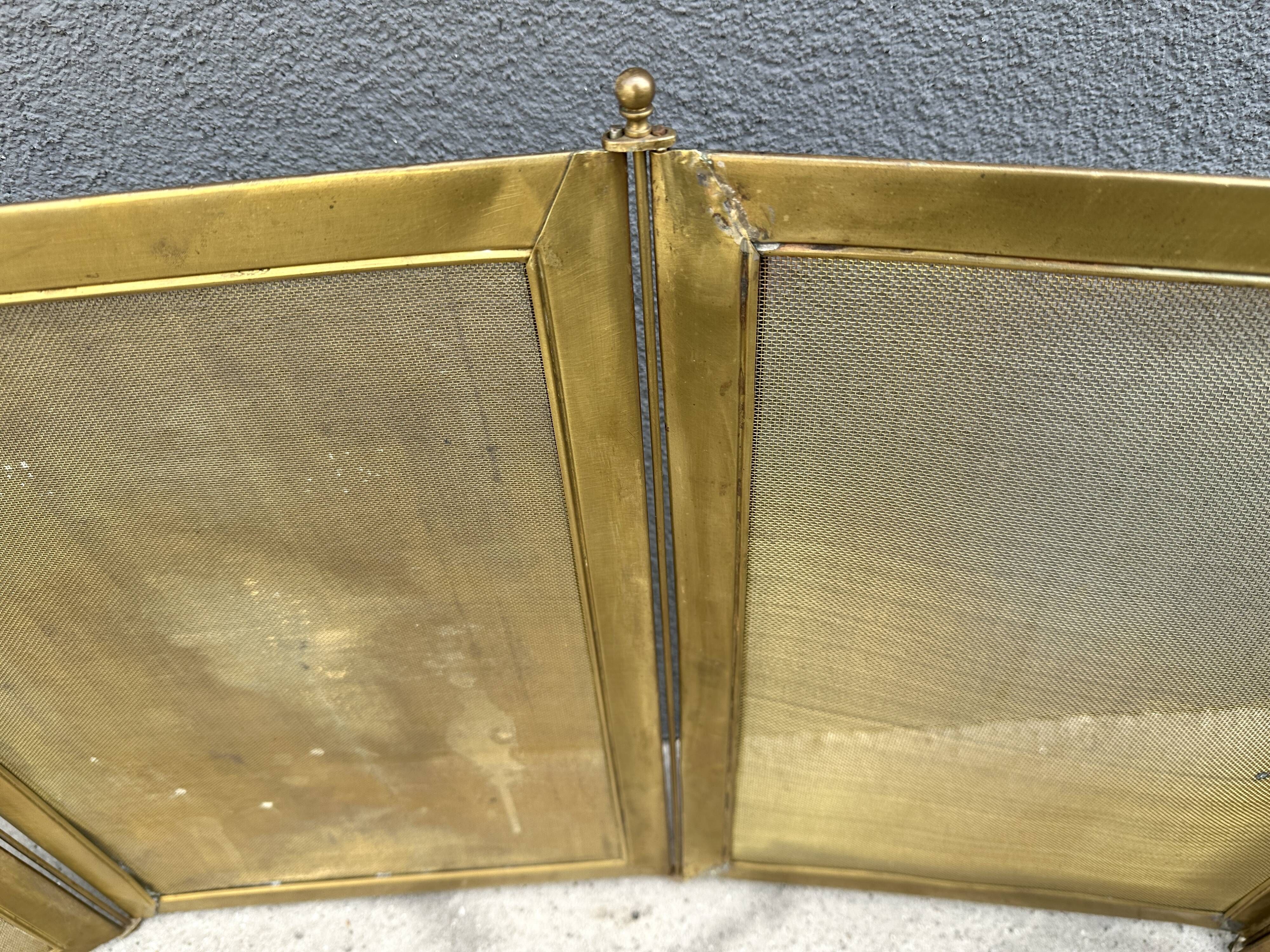 Antique brass fireplace screen from the 19th century by Bouhon Frères.