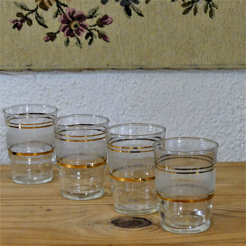 Granite glass liquor service - Carafe and old 50s glasses