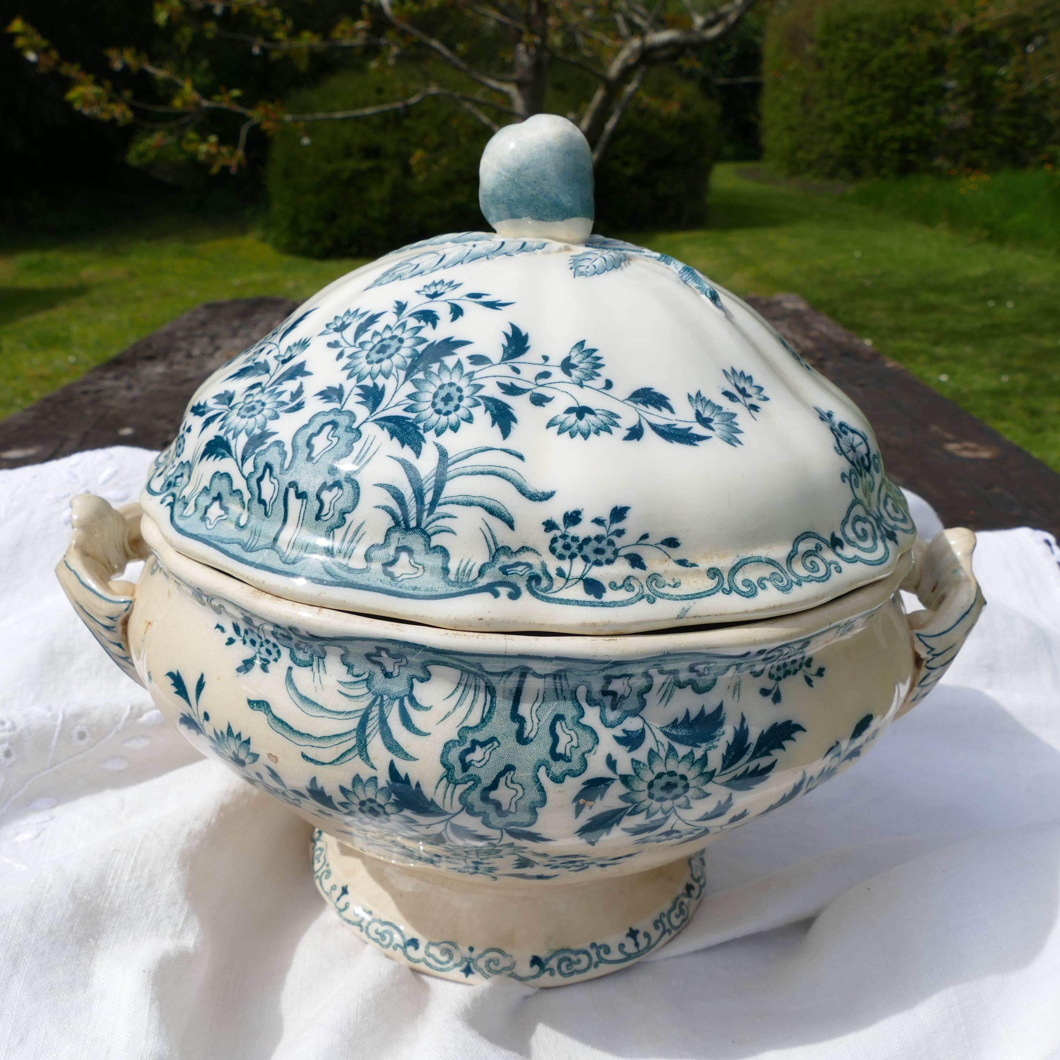 Soupière terre de fer