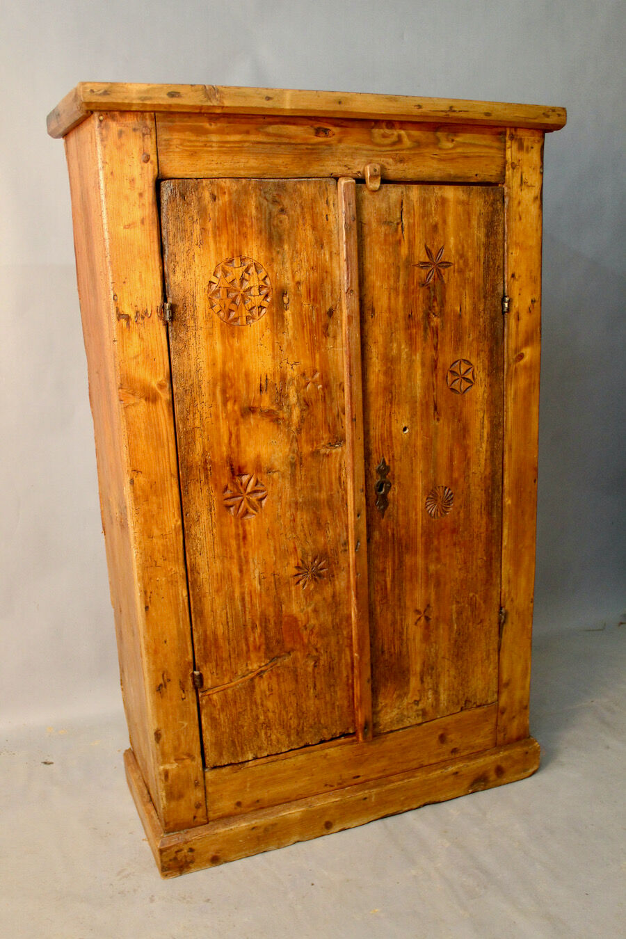 Wardrobe pantry savoyard