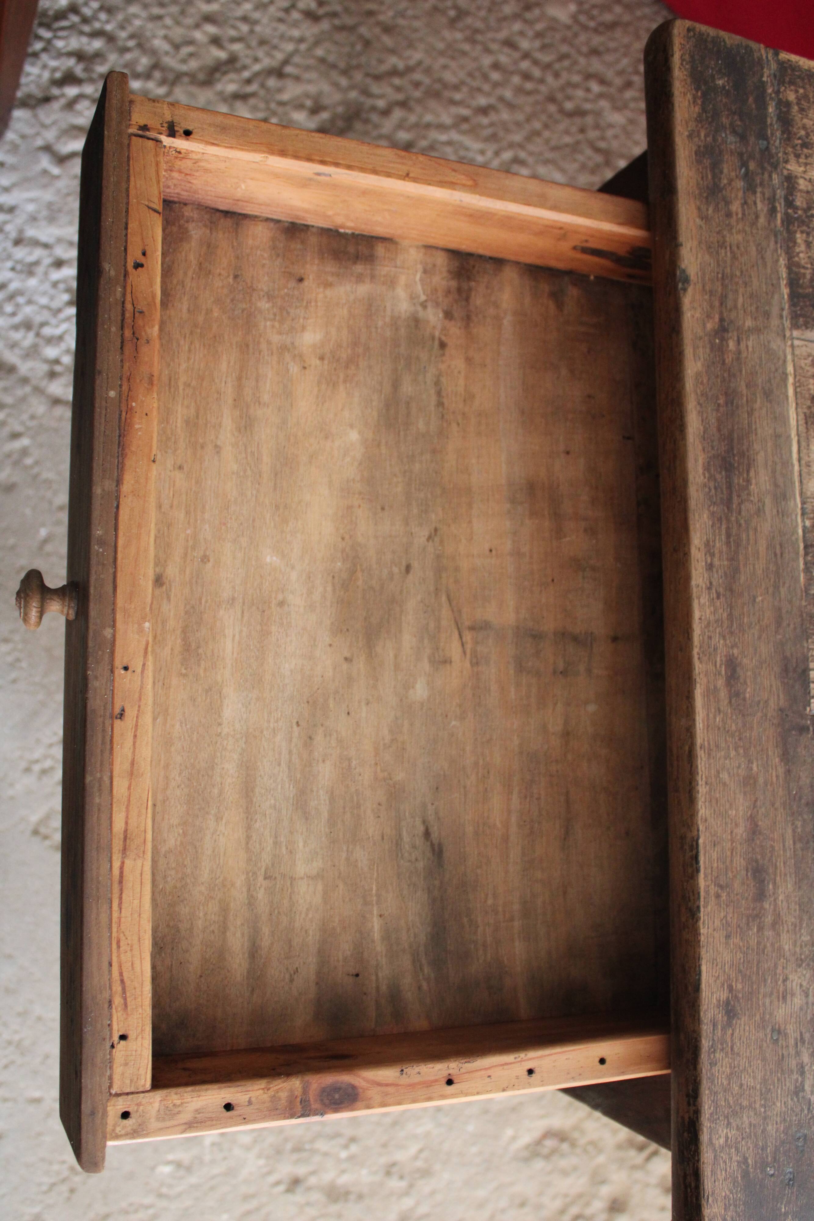 Oak farm table with 2 drawers