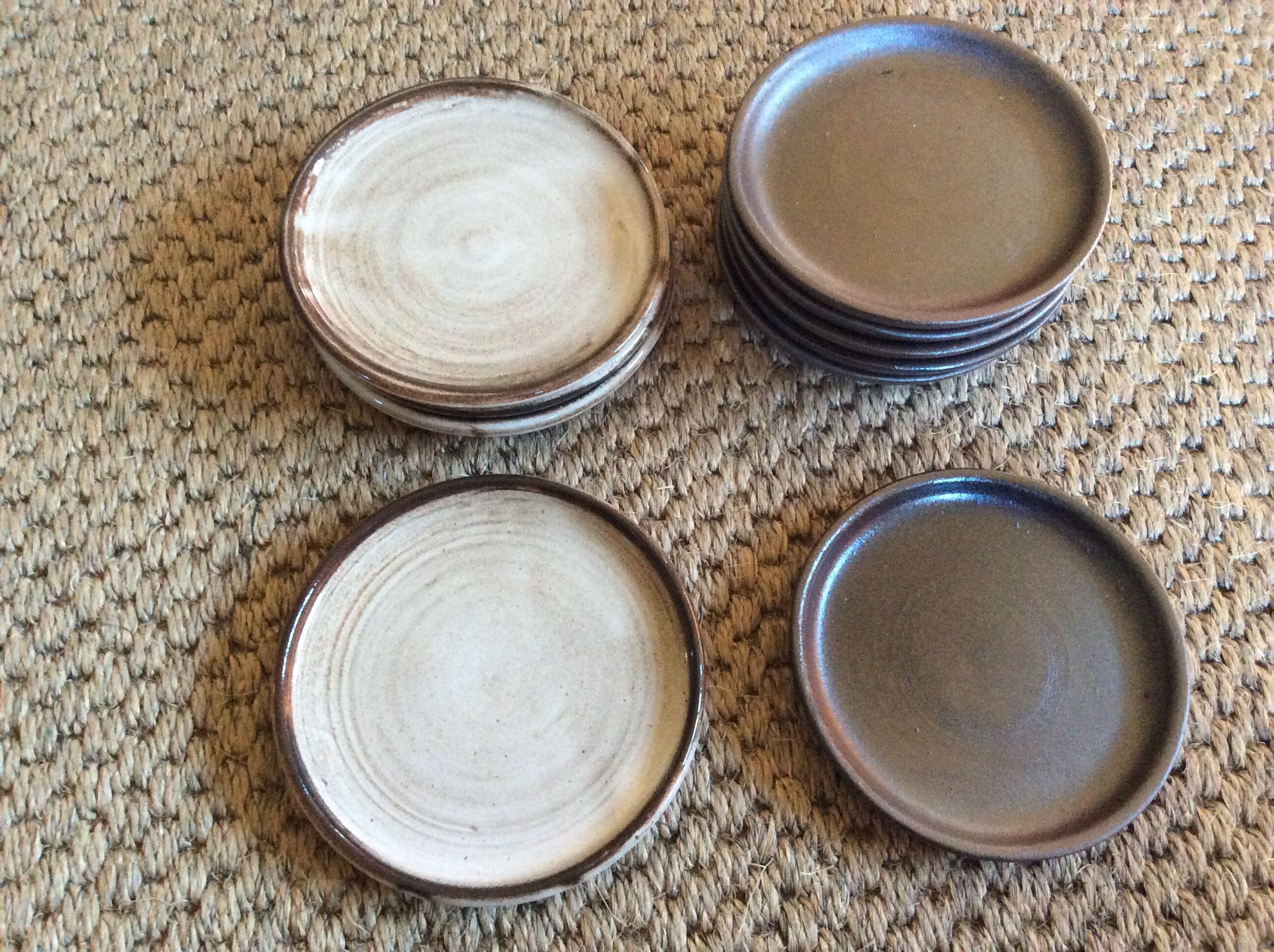 Set of 10 stoneware plates