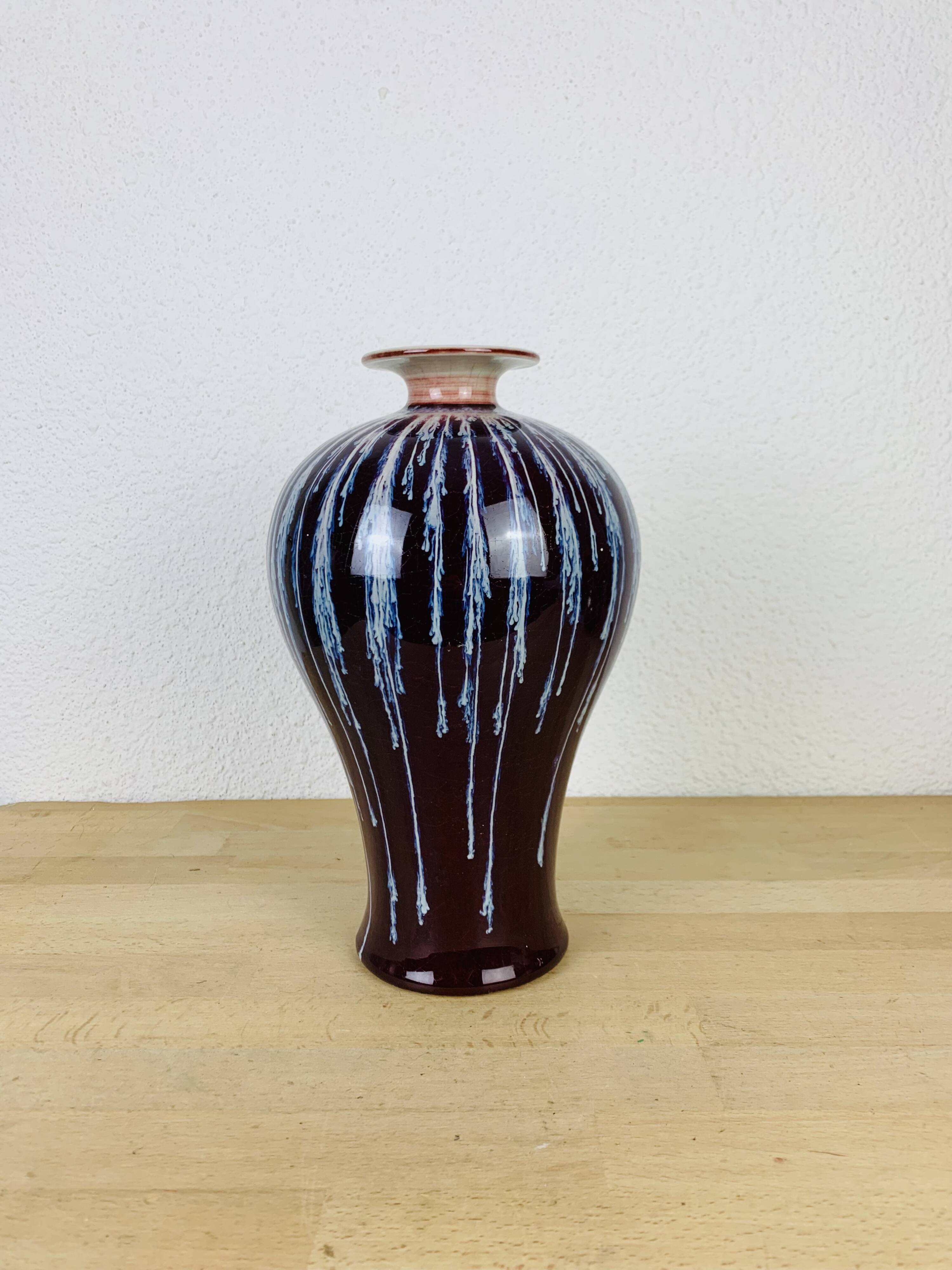 Chinese porcelain ox blood vase 29 cm