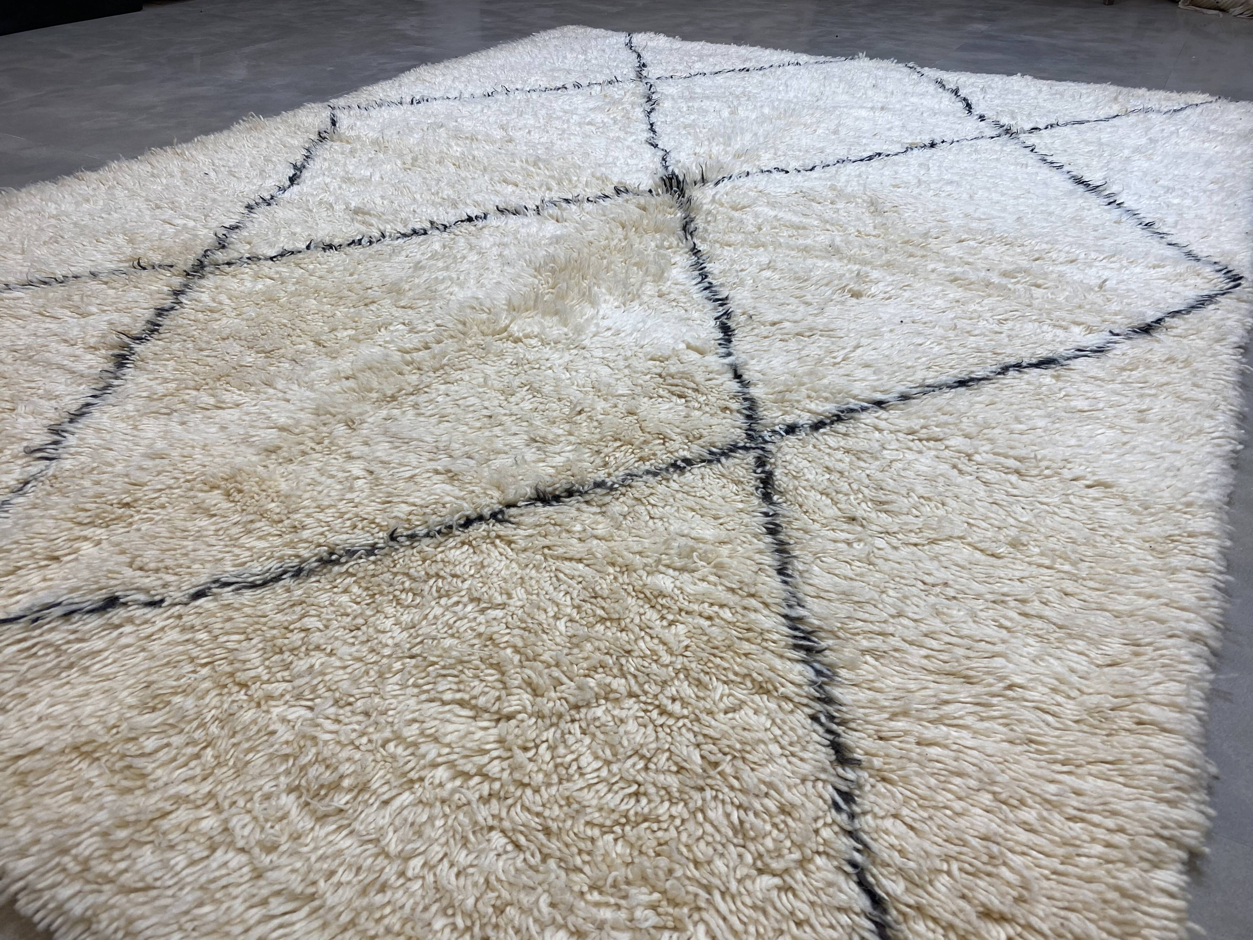 Berbere beni ouarain white wool carpet 180x255cm