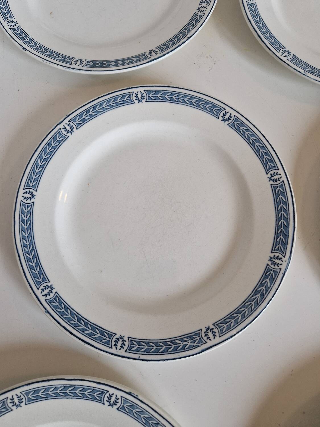Set of 14 Terre de fer Salins plates, Castellane model