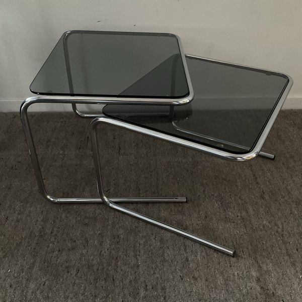 Duo de tables gigognes style Bauhaus des années 70