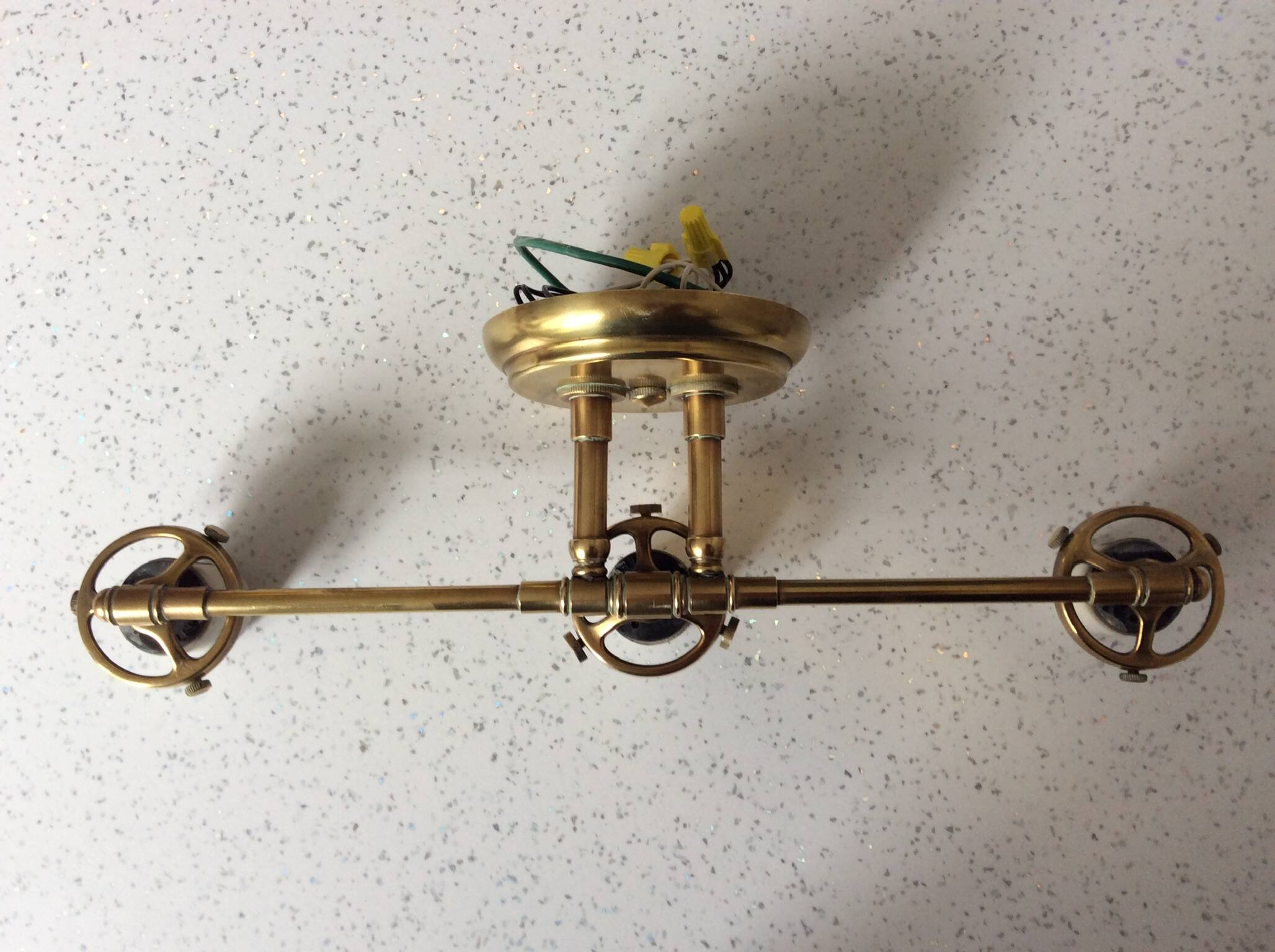 Brass wall light: 3 lamps