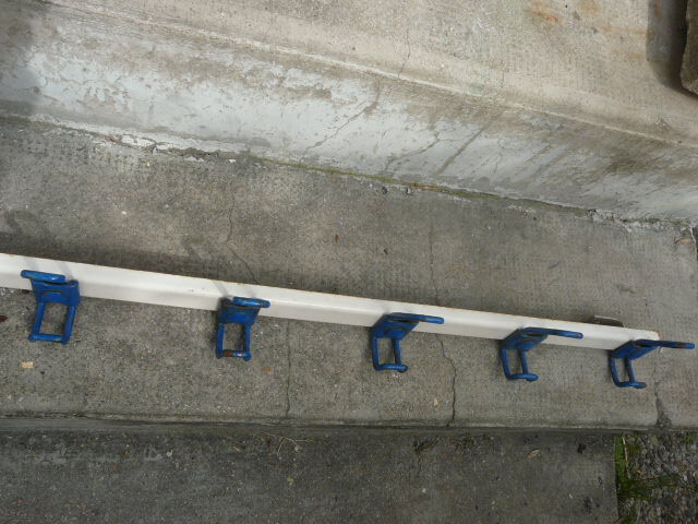 School wall coat rack - white and blue lacquered metal cloakroom 9 hooks