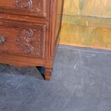 Commode sculptée en chêne massif XIX ème