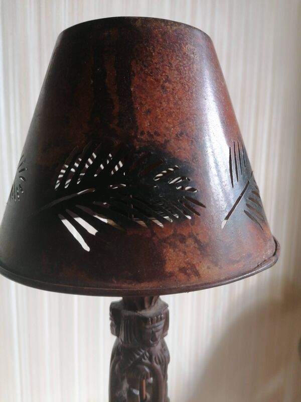Lampe originale  abat jour en tole