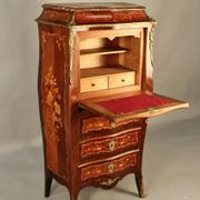 Secrétaire de dame marqueté galbé de style Louis XV