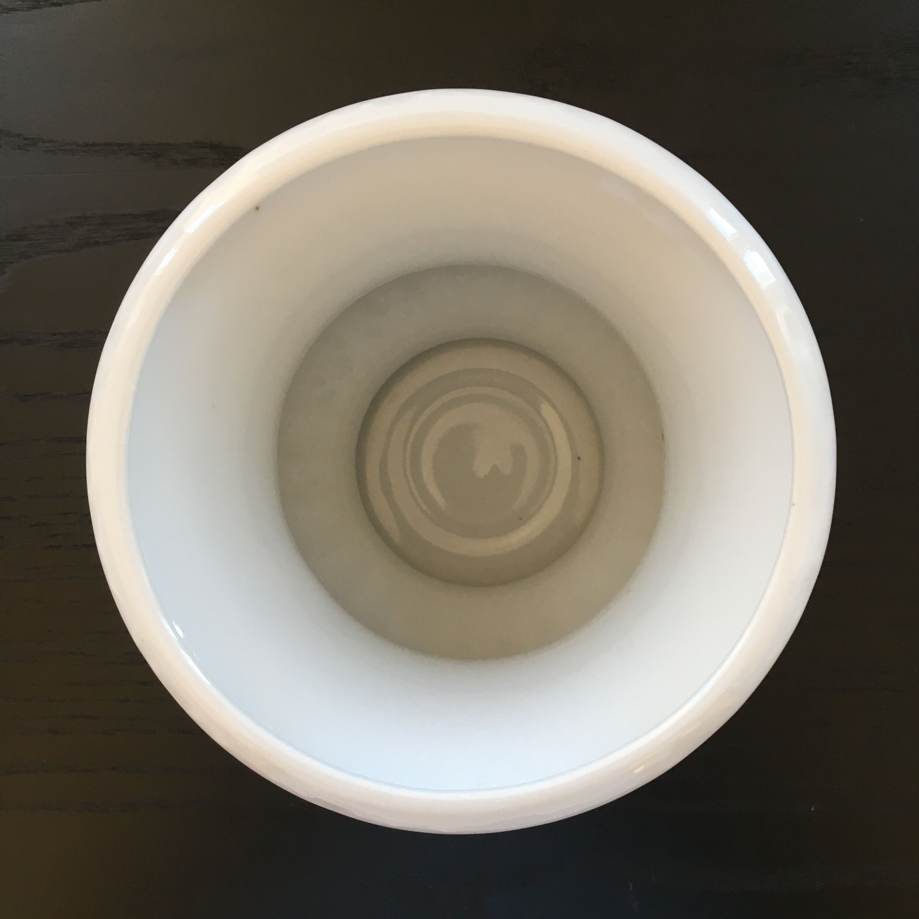 Medici style white pot cover