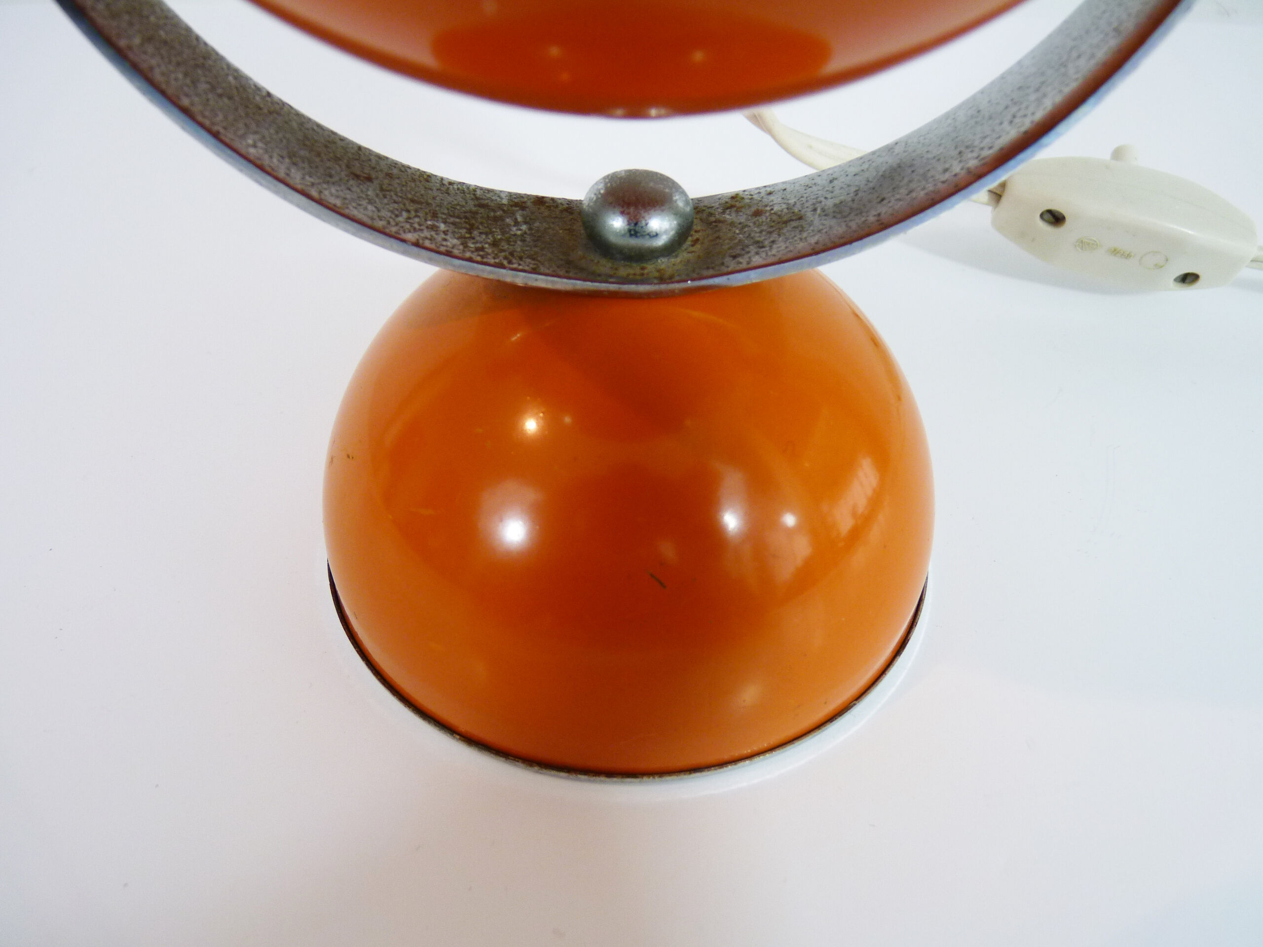 Orange eyeball desk lamp, orientable globe. Year 60 70