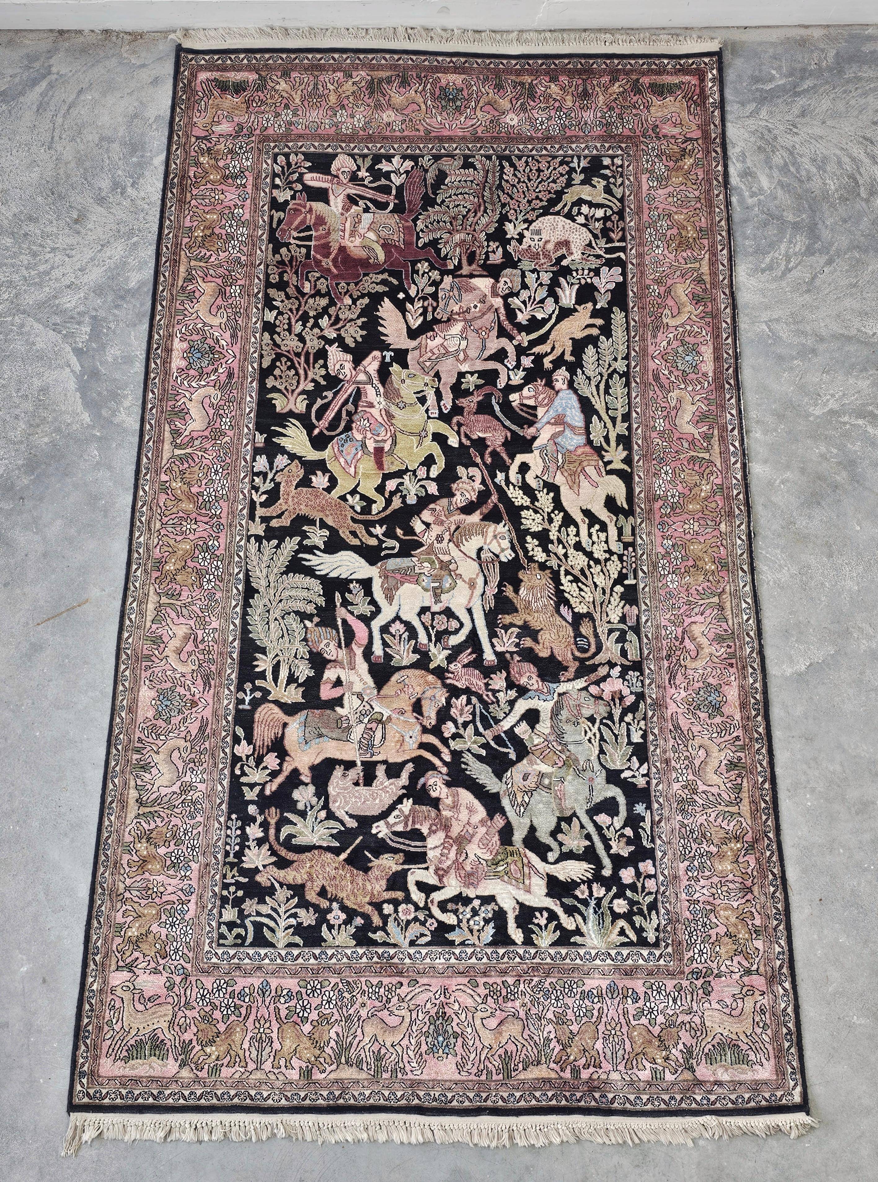 Tapis en soie Qom (soie sur coton) scène de chasse Cachemire 1950s