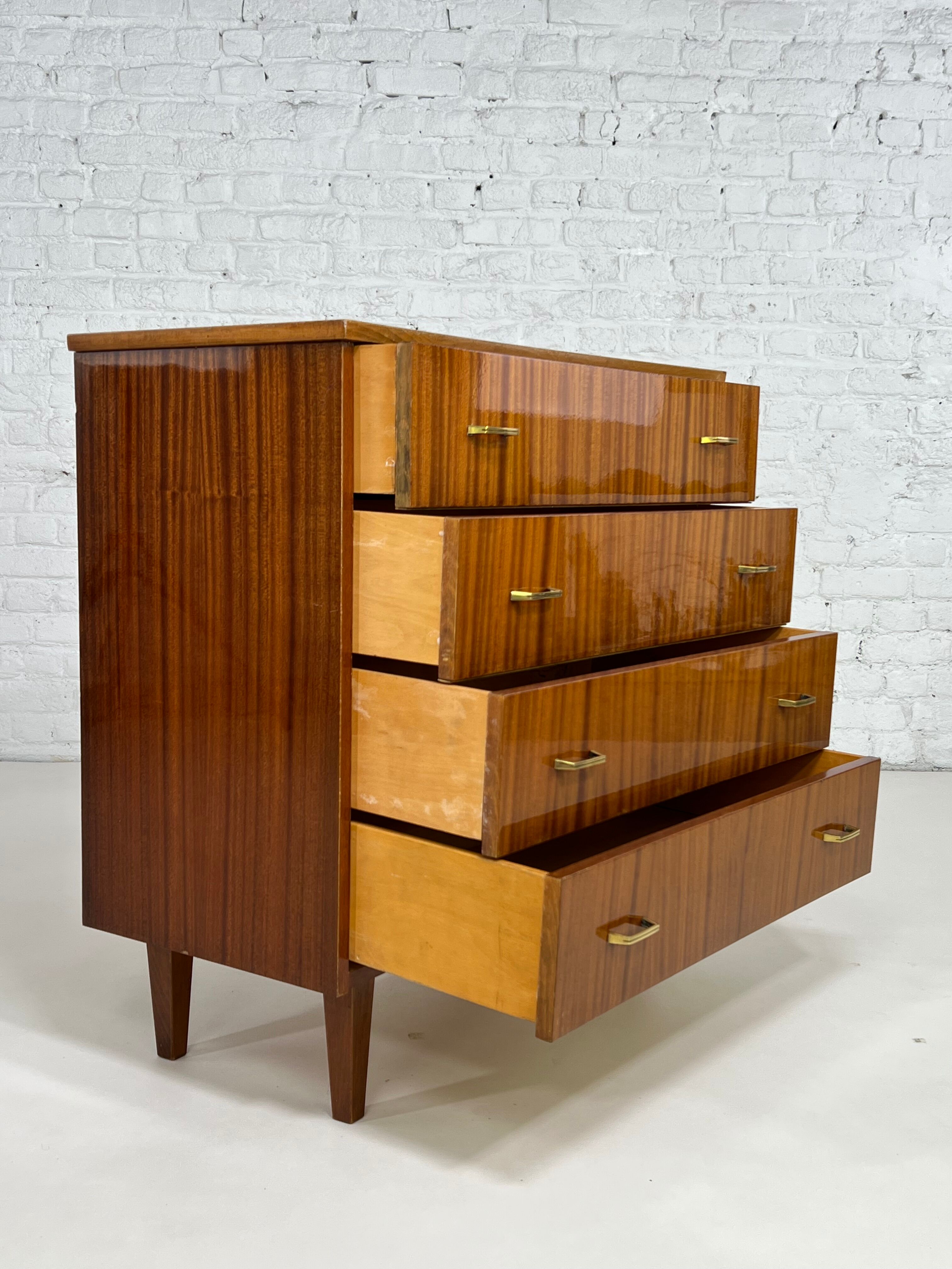 Commode années 60 en bois et laiton