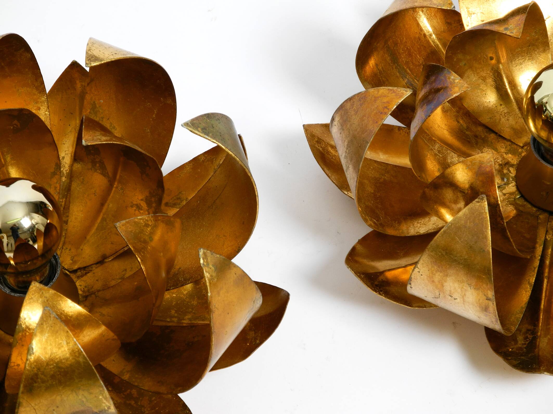 Pair of 70's gilded floral Regency wall or ceiling lamp with large leaves