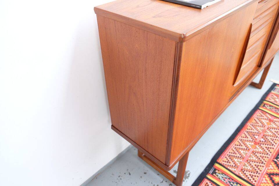 Teak high sideboard in vintage style from the 60s-70s, Vamo style, 60s-70s.