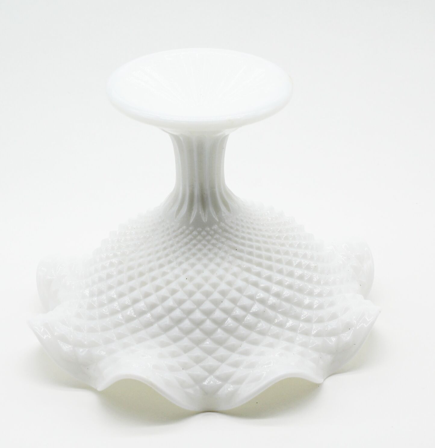 2 black and white pecking cups