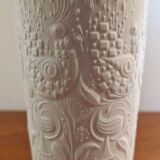 Beautiful white porcelain vase by Bjørn Wiinblad from the 60s